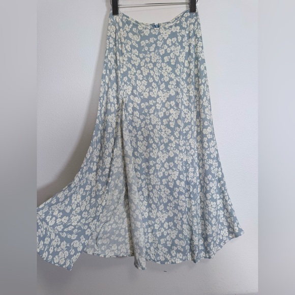 Reformation Zoe Midi skirt blue floral high slit size 4 - Picture 6 of 6